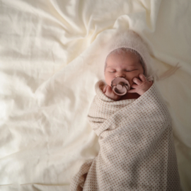 Mushie | XL hydrofieldoek - Swaddle caramel polka dots