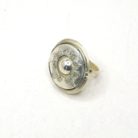 Ring Verzilverd 018