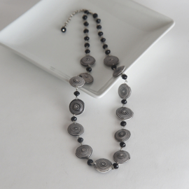 Wilobo Long Necklace Black & White