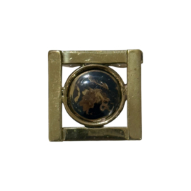 Broche 007