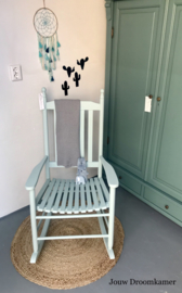 Brocante schommelstoel voor Wilma