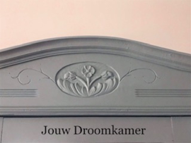 Frans brocante drie deurs kledingkast  voor Alain en Nicolle