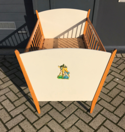 Retro klepledikantje en peuterbedje met twee klepzijkanten Nore