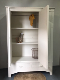 Brocante kledingkast voor Ineke