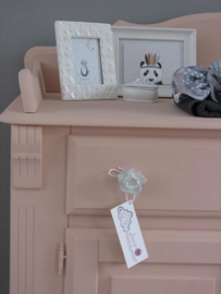 Landelijke commode voor Charlotte