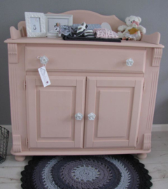 Landelijke commode voor Charlotte