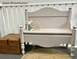 Brocante klepbank Neeltje