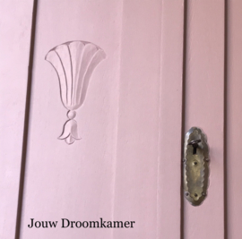 Brocante vintage klassieke kledingkast Vera
