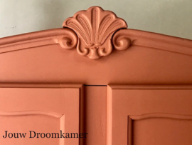 Brocante Queen Anne tweedeurs kledingkast voor Isa