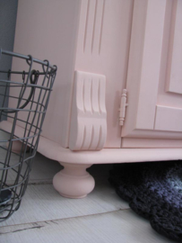 Landelijke commode voor Charlotte