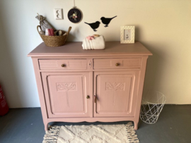 Sierlijke brocante commode Chanel