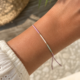 Verstelbaar armbandje mini beads paars-wit