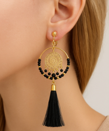 Boho clip oorbellen zwart met kwastje
