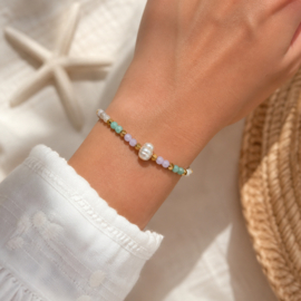 Kralen armband met parel pastel