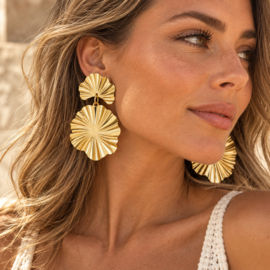 Clip oorbellen Sculpted Flower goudkleurig
