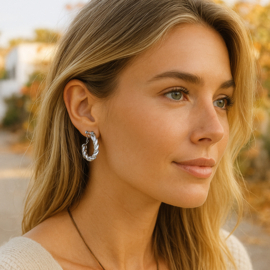 Goudkleurige Gedraaide Clip Oorringen – Lichtgewicht