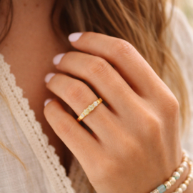 Verstelbare ring  met steentjes – minimalistisch & verstelbaar