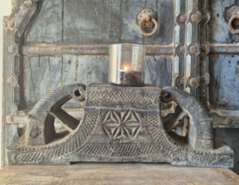Houten ornament / kandelaar 1