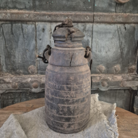 Nepalese kruik met deksel M 3