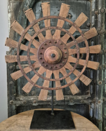 Houten spinnenwiel 2