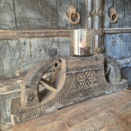 Houten ornament / kandelaar 1