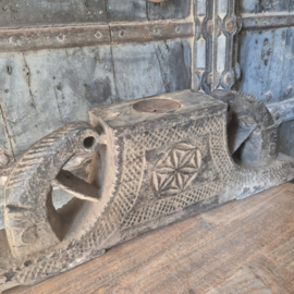 Houten ornament / kandelaar 1