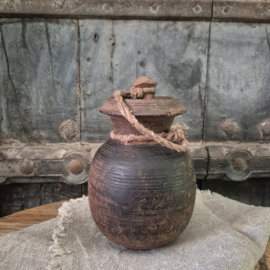 Nepalese kruik met deksel S 4