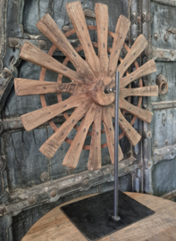Houten spinnenwiel 2