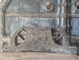 Houten ornament / kandelaar 1
