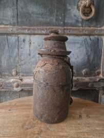 Nepalese kruik met deksel M 17