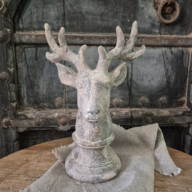 Hert op voet (groot)