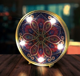 Diamond painting 'Lamp Mandala' met lamp