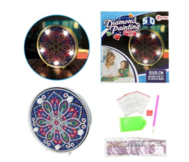 Diamond painting 'Lamp Mandala' met lamp