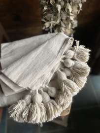 Pompom plaid/deken zandkleurig