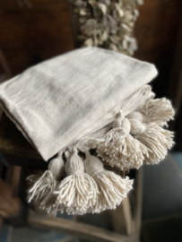 Pompom plaid/deken zandkleurig