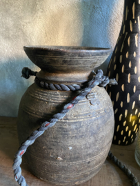 Oude Nepalese kruik