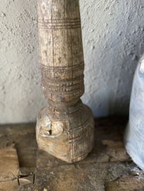 Stoere houten Naga kandelaar
