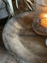 Grote oude houten schaal