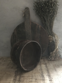 Stoere  oude houten pot