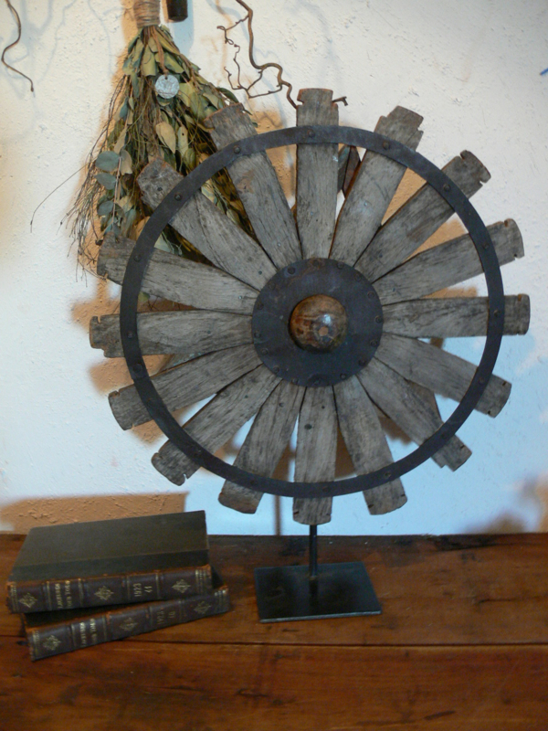 Oud houten spinnenwiel B