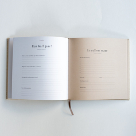 *Eerst jaar invulboek - Leukigheidjes*
