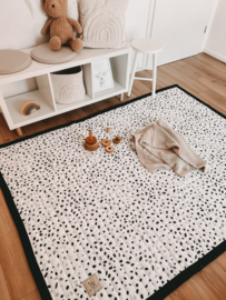 *150 x 200 cm Speeldeken pebbles - Love by Lily*