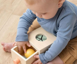 *Houten hide & seek box - Done by Deer*