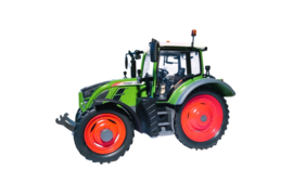 Fendt 724 Vario on rowcrop wheels