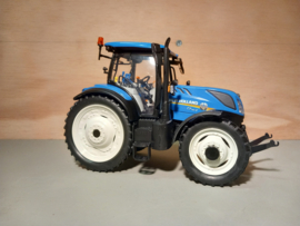 New Holland T7.165 S on rowcrops