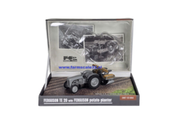 Ferguson TE20 avec planteuse de pommes de terre