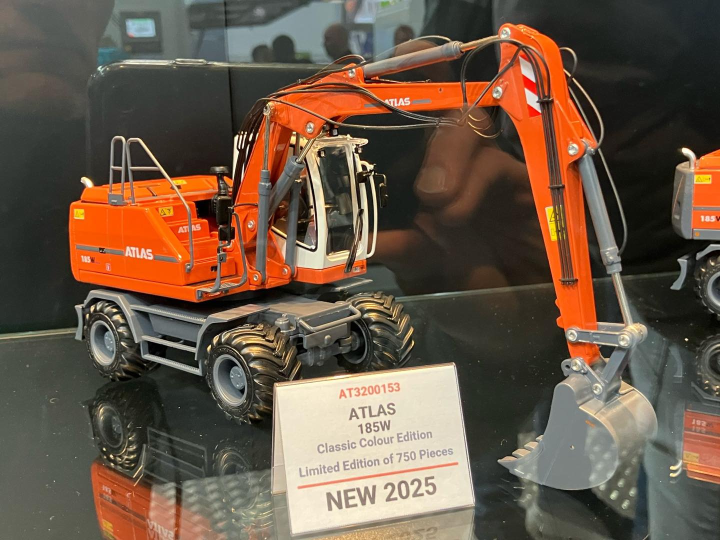 Atlas 185 W Classic Coloured