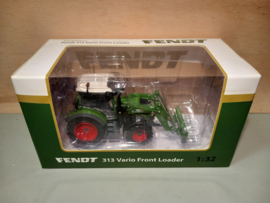 Fendt 313 Vario with frontloader