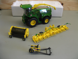 John Deere 8500i harvester