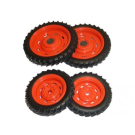 Rowcrop wheelset french claas red
